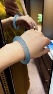 7000年和田玉手镯女款白玉冰白晴玉镯子
